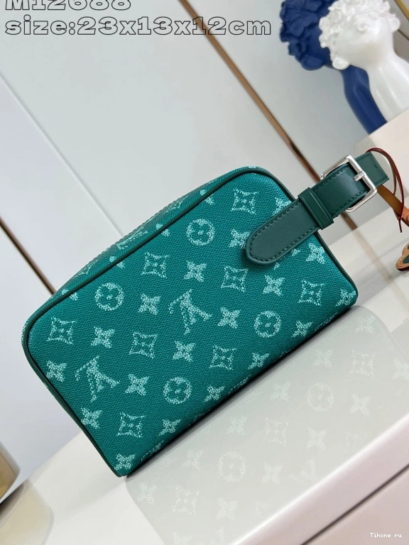 Cheap bag-23*13*12CM DOPP LOCKER KIT LOUIS VUITTON 0811